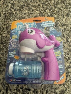 NEW NIP Light-Up Narwhal Bubbler Toy - Purple bubbles